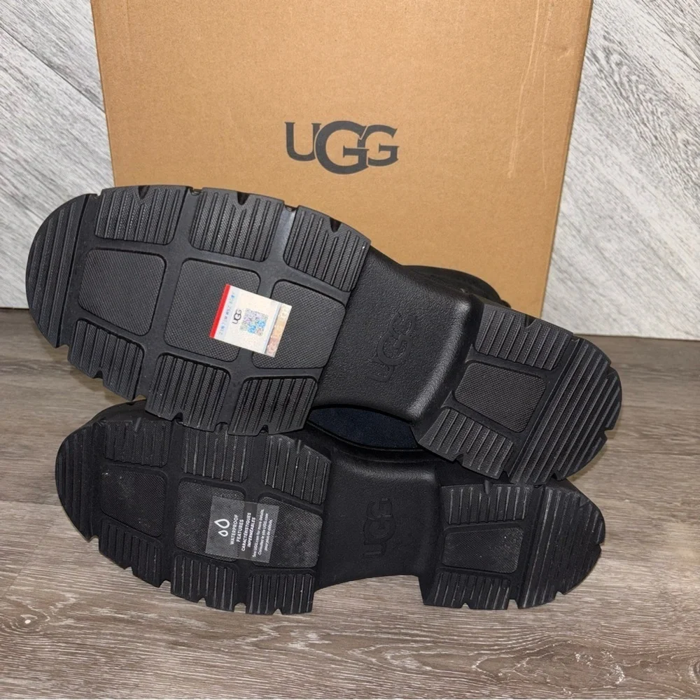 UGG | Ashton Weatherized Lace Up boots In Black New